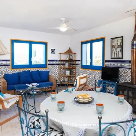 Pretty House, 3 Bedrooms, Holiday home Llanca